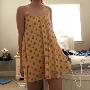 URBAN OUTFITTERS bohemian flowy dress